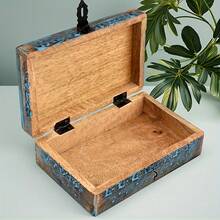 Vintage handgefertigte Schmuckschatulle/Aufbewahrungsbox aus Paulownienholz mit geschnitztem Lebensbaum-Motiv, elegantes Unikat als Geschenk für Männer und Frauen (Flammenbehandelte Handwerkskunst), geeignet für Geburtstage, Muttertag, Verlobung, Einweihungsgeschenke und andere Anlässe