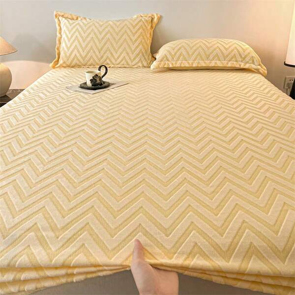 1pc Milk Velvet Fitted Sheet - Soft Plush Bedding Protector, Machine Washable, No Pillowcase Included, Durable & Comfortable For Bedroom Decor, Bedroom Decor Essentials | Plush Texture | Smooth Texture, Bedding Accessories