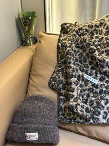 1 Set High-Quality Reversible Warm & Fashionable Casual Applique Beanie & Scarf Set Accessories For Winter