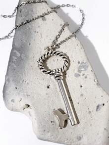 1pc Gothic Mysterious Magic Distressed Silver-Tone Key Pendant Necklace, Vintage Minimalist Suitable For Men And Women Daily Wear, Gift For Friends, Cosplay Jewelry