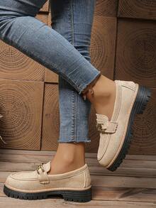 2025 Spring/Autumn New Round Toe Thick Sole Chunky Heel Casual Metal Chain Slip-On Shoes, Suede College Style Flat Shoes For Women - Khaki - View 4