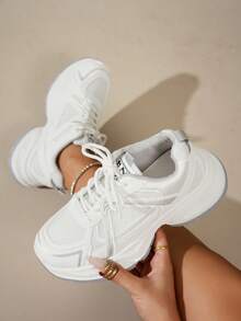 1 Pair Women's Mesh Patchwork Outdoor Lace-Up Casual Sports Shoes, Thick Sole, Suitable For Dresses, Jeans, All Season