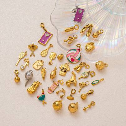 1 pièce Mode Sports Ball Series Pendentif en acier inoxydable, Volleyball, Baseball, Tennis de table, Courses de badminton, Football, Billard, Golf, Plaqué or 18 carats, Accessoires de bijoux en acier inoxydable DIY, Collier, Bracelet, Boucles d'oreilles, Porte-clés, Accessoires de sac, Accessoires de bijoux pour femmes, Accessoires de portefeuille, Petit pendentif