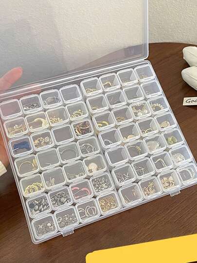 1个可拆卸56/28格透明PP塑料盒，透明首饰收纳盒，适用于耳环、戒指、吊坠、珠子、美甲配件和其他小物件的分类整理，桌面收纳，便携式紧凑可堆叠旅行收纳盒，带安全锁和可拆卸托盘，用途广泛，可用于工艺品、化妆品、办公用品、DIY工具等。是圣诞节、万圣节、感恩节、新年等节日的绝佳礼物，也可用于家居收纳和衣柜抽屉整理。