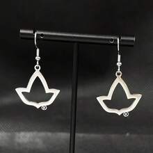 Fashionable Women's Stainless Steel Maple Leaf Pendant Earrings, Elegant Pendant Earrings