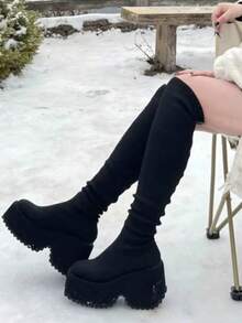 بوت نسائية فوق الركبة، بوت سوداء، بوت جوارب مرنة مصنوعة من الأقمشة المحبوكة، بوت طويلة ذات كعب سميك، بوت خريفية، بوت كعب عالي بأصبع مربع، بوت طويلة أنيقة سهلة الارتداء