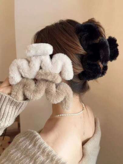 1pc Plush Hair Claw Clips Large - Fuzzy Soft Fluffy Hair Accessories For Women Non-Slip Big Hair Grips, Cute Winter Hair Jaw Clips For Thick Hair Styling, Daily Wear & Party,Gifts,Travel,Gifts For Women,Hair Stuff,Stocking Stuffers