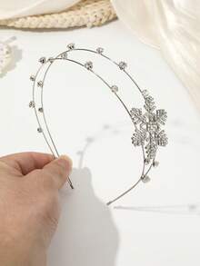 1 pieza Diadema de metal con doble capa de cristales de imitación con diseño de copo de nieve, diadema brillante adecuada para decoración de fiestas y accesorios de disfraces - Plateado - Ver 2