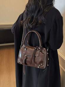 Borsa a tracolla da donna di grande capacità con decorazione a rivetti, in stile europeo e americano, con tema di corse automobilistiche, bowling e motociclette