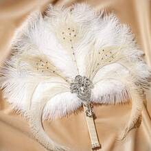 BABEYOND Vintage Bridal Feather Bouquet 1920s Ostrich Feather Fan Crystal Bridesmaid Bouquet 20s Gatsby Wedding Bouquet Flapper Accessories (White & Crystal Handle) - trắng - Xem 10