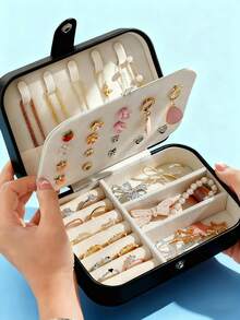1 Hộp đựng trang sức du lịch bằng da PU mềm - Thiết kế hai lớp nhỏ gọn với lớp lót và vách ngăn chống trầy xước, hộp đựng di động dành cho phụ nữ và bé gái, lý tưởng cho các chuyến du lịch nghỉ dưỡng, cũng là một món quà tuyệt vời. Có thể đựng bông tai, nhẫn, dây chuyền - Nhẹ, dễ mang theo, giữ cho trang sức gọn gàng và không bị rối, thích hợp để sử dụng hàng ngày hoặc cất giữ ngoài trời, quà Giáng sinh/sinh nhật cho người yêu, túi đựng đồ, túi trang điểm, vật dụng cần thiết khi đi du lịch. - Nhiều màu - Xem 20