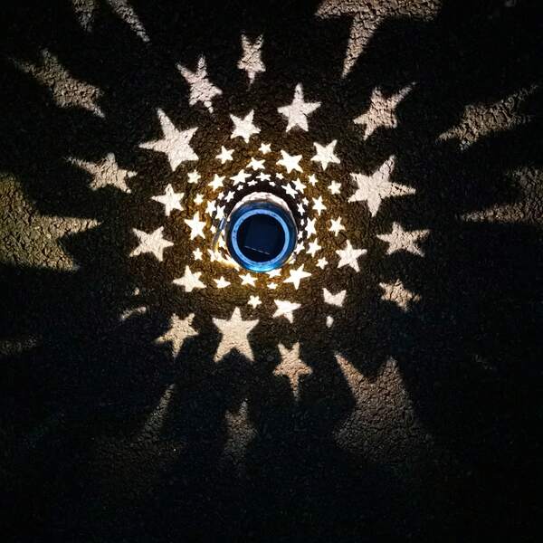 1pc Solar Powered Christmas Lantern, Tabletop Halloween Light, Christmas Decoration Light, Perfect Gift For Family And Friends, Hollow Projection LED Lighting Christmas Decor Landscape Light, Suitable For Yard Garden Villa Patio Atmosphere Decoration For Christmas, Halloween, Wedding, Autumn Home Decor, Wall Art