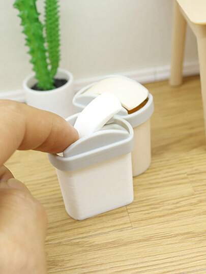Miniatura di cestino dei rifiuti per casa delle bambole, modello di arredamento giocattolo, mini cestino dei rifiuti con coperchio a ribalta, modello realistico di cestino dei rifiuti, decorazione per casa in miniatura, accessorio per fotografia di micro scene
