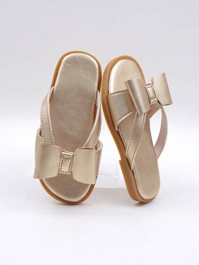 1 Pair Of Girls' Sandals With Bow Decoration, Glossy PU Material, Comfortable And Easy To Walk, Exposed Toe Low Cut, No Strap (Slipper Design), Flat Heel Style, Sweet Princess Style Slippers, Suitable For Summer Parties And Outdoor Shopping