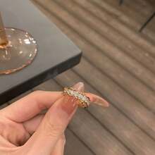 1 件女士时尚戒指，奢华哥伦比亚波浪圆形钻石透明可调节尺寸戒指，适合派对、婚礼、日常佩戴，是送给女性、女友的绝佳礼物 - 金色 - 查看 8