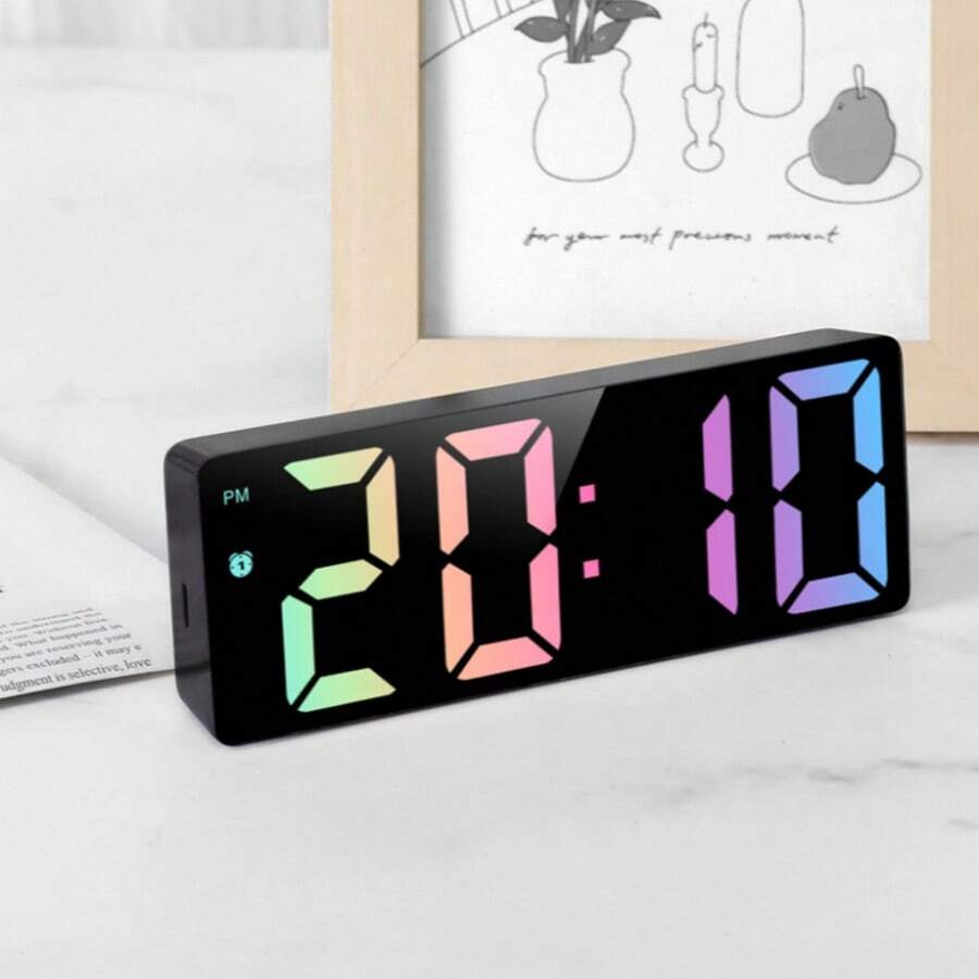 This Multi-Functional LED Desktop Alarm Clock, Powered By USB, Displays Time And Temperature, And Features A Night Light Function. It Is Suitable For Bedrooms, Home Offices Or Living Rooms, And Is An Ideal Gift For Christmas, Halloween, Easter, Valentine's Day, Thanksgiving And Birthdays.