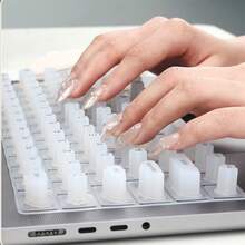 Apple Pro-Stil Nagel-Kunst Silikon Pad für lange Nägel zum Schutz von Laptop/Computer Tastatur - Verschiedenfarbig - Übersicht 1