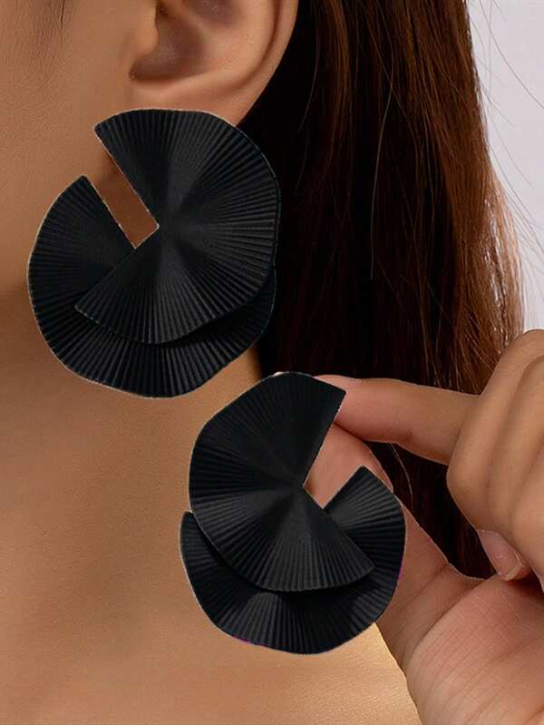 1 Pair Fashionable Geometric Asymmetrical Fan-Shaped Gold-Tone Stud Earrings, Suitable For Women's Party Wear