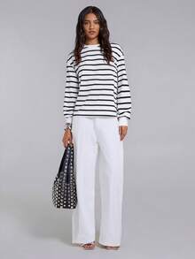 TypaGal 秋冬季现代野性时尚新年派对复古优雅性感街头简约春季白色条纹印花落肩卫衣毕业季、返校季、毕业典礼、教师节女装、秋冬季返校季 - 黑與白 - 查看 4