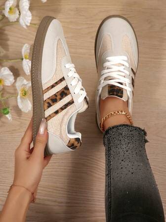 女士新款休闲运动鞋，轻便软底运动休闲鞋