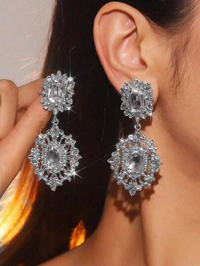 زوج من أقراط قلادة الأحجار الكريمة الفاخرة والمزخرفة، مجوهرات حفلات للنساء