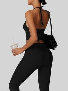 Aaseow 女士时尚褶皱露背瑜伽上衣 - 内置胸罩，可拆卸胸垫，无袖运动服，适合健身房锻炼和日常穿着 - 黑色 - 查看 4