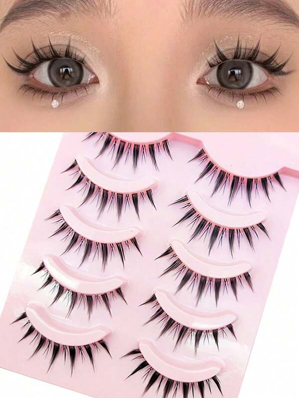 أندين 5 أزواج من رموش العين العلوية كاملة القطعة الواحدة بطول 10-15 ملم، ملتوية بشكل طبيعي، سوداء فائقة السمك، ناعمة ومتقاطعة بشكل ذيل السمكة، ساق سوداء فائقة الرقة، رشيقة وجذابة بأسلوب أوروبي وأمريكي. الرموش بأكملها مصنوعة من الفرو الناعم، مكبرة للعيون الكسولة. رموش محمولة يمكن استخدامها عدة مرات