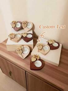 定制婚礼烛台（1/10/30/50个装），可刻上姓名和日期，心形设计，两种颜色可选。送给女友、妻子、母亲、新娘或伴娘的特别礼物。完美适用于生日、周年纪念日和婚礼派对。装饰性强，可重复使用，精致时尚，品质上乘，色彩丰富，现代感十足，可定制。 - 彩色 - 查看 12