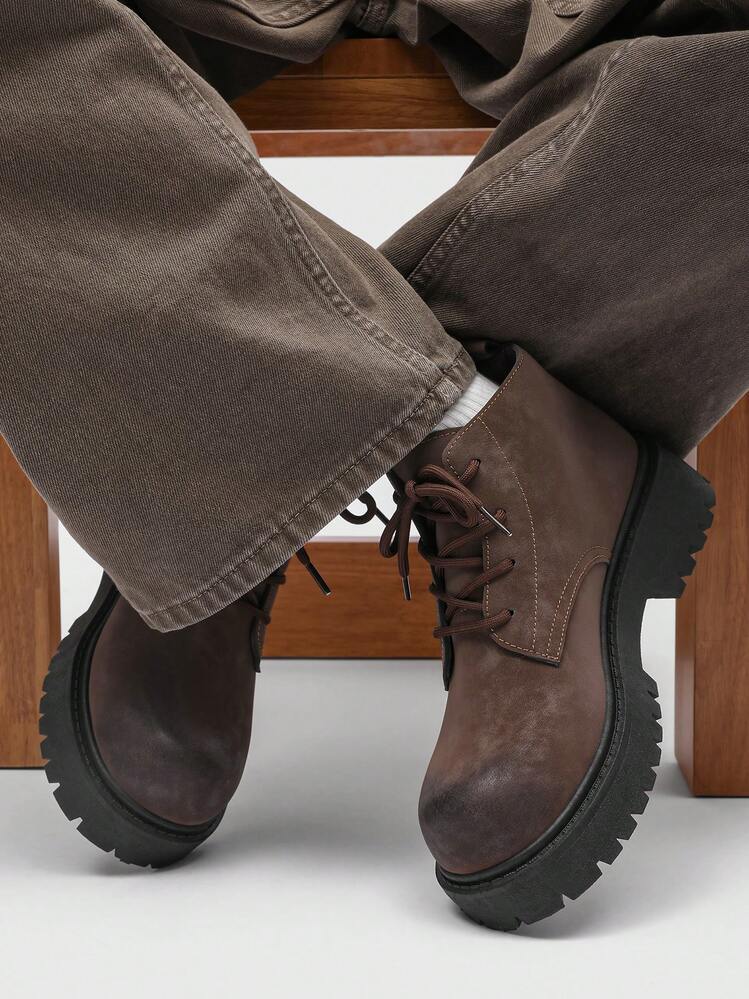 Botas de Cano Alto de Bico Redondo Masculinas, Sola Grossa, Antiderrapante, Estilo Casual Vintage, Botas Cano Curto para Homens Plus Size, Uso Externo no Inverno - Castanho - Visão 7