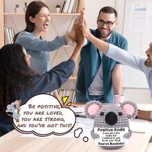 1 件手工编织积极钩针考拉腰带鼓励卡装饰物，适合男士和女士的礼物。送给男士、女士、朋友、女儿、节日礼物、生日礼物。母亲节礼物、教师感谢礼物、父亲节礼物 - 彩色 - 查看 7