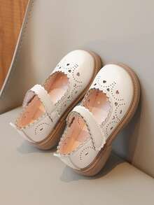 Girls' Mary Jane Shoes, Heart Hollow Breathable Leather Shoes, Soft Sole Princess Shoes - Beige - View 11