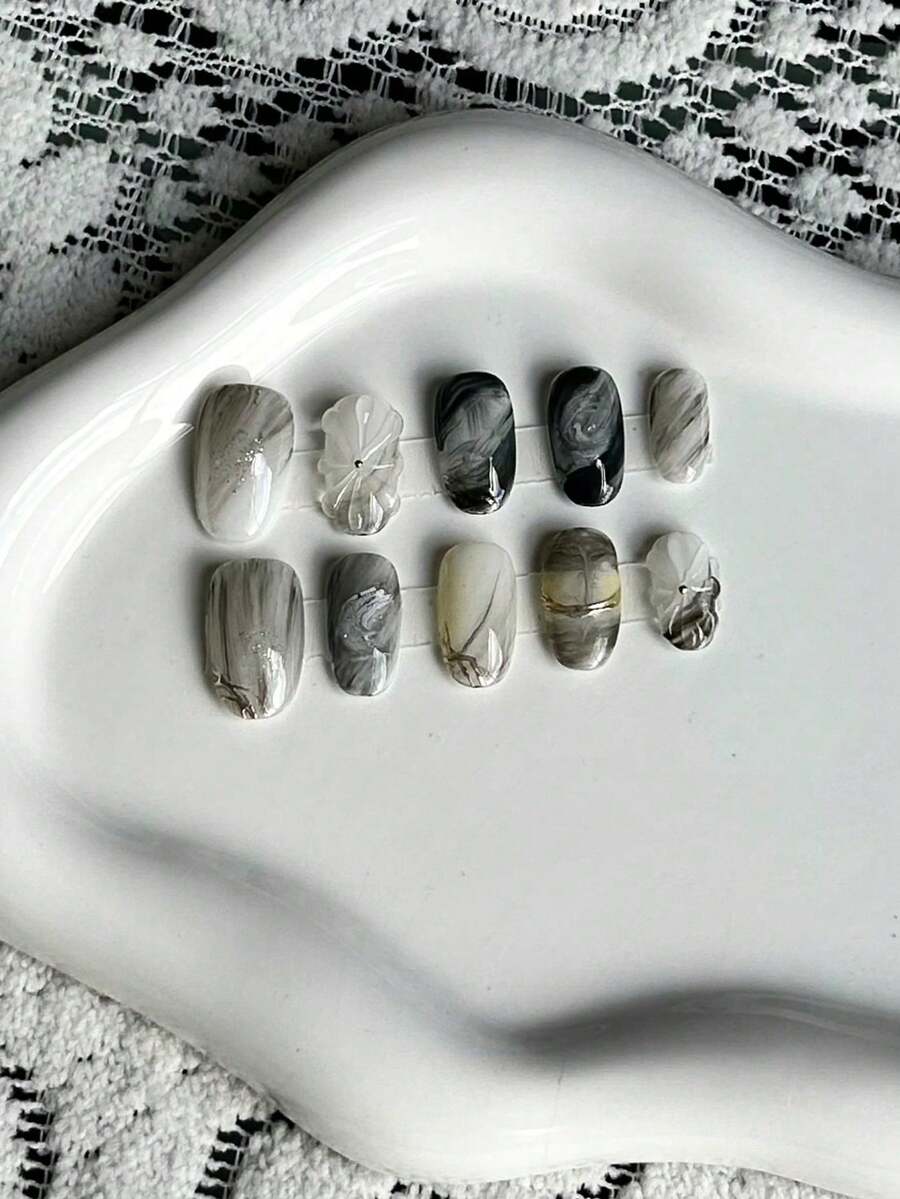 10 peças de unhas postiças artesanais, flor de gelo 3D, gradiente avançado, combinação de folha de ouro, iluminadoras, unhas curtas, unhas ovais, adequadas para mulheres e meninas usarem diariamente e como presentes para festivais, adequadas para o Dia dos Namorados, Halloween.