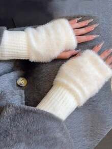 1 paire/2 paires de gants sans doigts thermiques pour femmes, mitaines tricotées courtes pour garder les mains au chaud tout en laissant les doigts libres. Idéal pour le bureau, l'école, l'écriture, les sports d'hiver en extérieur et le port quotidien en automne/hiver. Indispensable pour la chaleur de la Saint-Valentin. Aventure en plein air, fournitures de camping pour garder les mains au chaud, protéger la paume de la main pour garder les doigts flexibles. - Multicolore - Voir 5