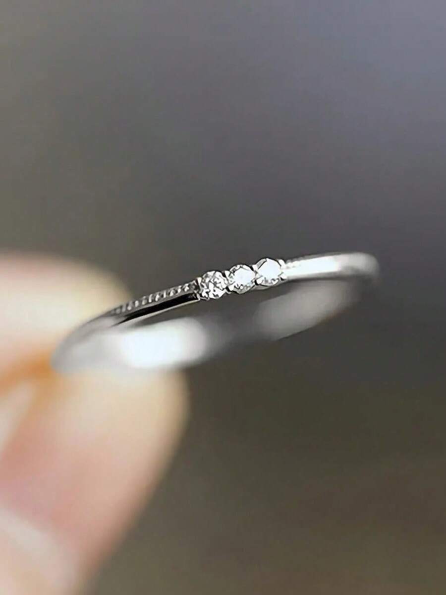 1 chiếc nhẫn đá Cubic Zirconia cổ điển, kiểu dáng nữ, thích hợp cho đám cưới, lễ đính hôn, ngày Valentine và các dịp khác. - Bạc - Xem 1