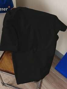 Camiseta de manga corta para hombre con letras y estampado de gato. Diseño casual, holgado y cómodo, con cuello redondo. Estilo urbano moderno. - Negro - Ver 2