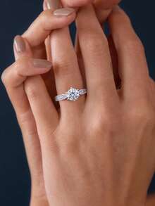 1pc 1ct Six-Prong Starlight Queen Moissanite Ring S925 Sterling Silver Luxury Engagement Wedding Ring Best Friend Birthday Anniversary Gift Bridal Wedding Jewelry