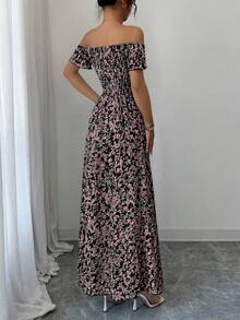 Off-The-Shoulder Long Dress With Little Flowers, All-Over Print, Side Slit, Gathered, Ruffled - 黑色和粉紅色 - 查看 5