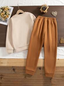 Set 2 piese ținute casual pentru fete preadolescente, hanorac cu mânecă lungă și pantaloni cu guler rotund și imprimeu cu inimă, căptușeală termică, toamnă/iarnă - Kaki - Vizualizare 2