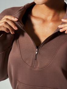 UONNOU 1 pezzo Felpa casual sportiva da donna con piccolo colletto a camicia e zip semi-aperta sul davanti, con tasca frontale a tutta lunghezza, design con foro per il pollice per maggiore movimento, tessuto morbido e confortevole. Questa felpa delicata e che valorizza la figura offre una vestibilità rilassata ma snellente, perfetta per sport all'aperto, jogging, allenamenti e uscite casual quotidiane. Disponibile in stili autunnali e invernali