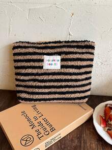 1 Túi đựng mỹ phẩm lông cừu mềm mại ấm áp, túi đựng đồ trang điểm kẻ sọc ngang chống thấm nước, túi họa tiết sóng biển dành cho nữ, túi nhỏ đựng đồ trang điểm, túi du lịch cho nữ, hộp đựng bút chì dung tích lớn đựng cọ trang điểm, túi đựng đồ vệ sinh cá nhân du lịch, túi đựng đồ trang điểm, đồ dùng cần thiết khi đi du lịch, du lịch, ngày lễ tình nhân, trang trí phòng, đồ dùng cần thiết trong ví, túi đựng mỹ phẩm cho nữ, đồ dùng cần thiết trong ví, đồ dùng cần thiết khi đi du thuyền, túi xách hàng hiệu, đồ dùng cơ bản, đồ dùng trang điểm, phòng, túi đựng mỹ phẩm dễ thương. - màu nâu - Xem 5