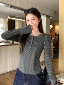 时尚半开领纽扣条纹长袖T恤，女士秋季新款百搭修身上衣 - 深灰色 - 查看 3