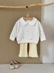 2 件套女婴花卉刺绣彼得潘领长袖运动衫和荷叶边下摆裤子套装，春秋 - 白色 - 查看 6