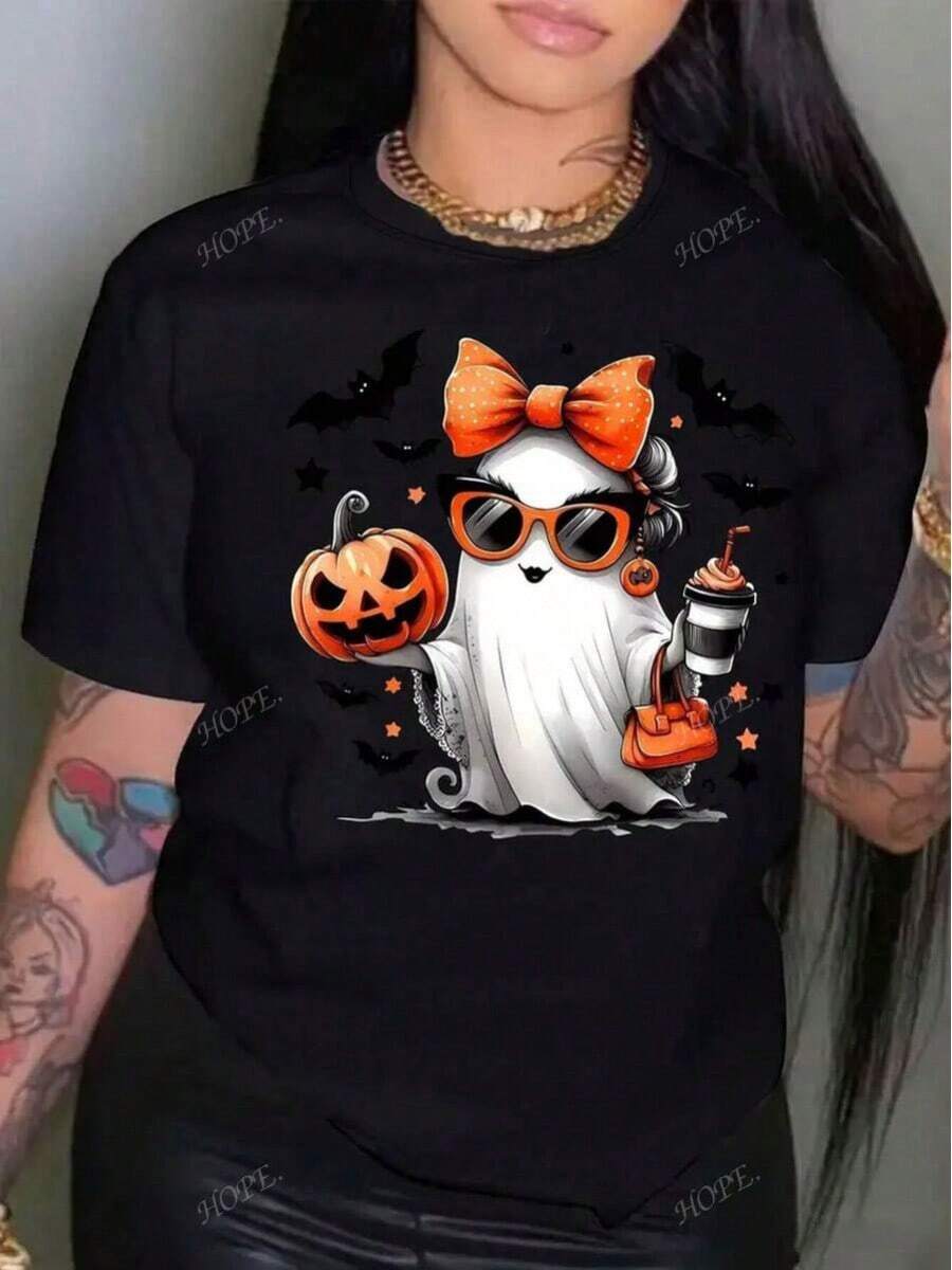 Plus Size Women's Halloween T-Shirt With A Bow Print, Short Sleeves, And A Round Neck. Relaxed Fabric, Fitted Cut, And Slightly Stretchy. A Fashionable And Versatile Loose-Fitting T-Shirt For The Season, Perfect For Halloween, Plus Size Women's Halloween Costumes, And More. This Casual Women's T-Shirt Features A Themed Print, A Loose Fit, A Round Neck, And Short Sleeves, Making It Ideal For Fall And Festive Occasions. - 黑色 - 查看 1