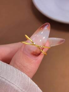 1枚优雅蓝宝石戒指，925纯银材质，适合日常佩戴和约会。 - 交叉戒指 - 查看 4