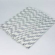 عبوة من 25/100 قش ورقي بسلسلة فضية، متوفر بأنماط مخططة/بشكل قلب، بقياس 6مم/0.23بوصة * 197مم/7.75بوصة، مناسب لمناسبات متنوعة مثل التجمعات العائلية والفعاليات والحفلات والأعراس واحتفالات الأعياد وغيرها. قش ورقي قابل للتخلص منه مفضل للمشروبات مثل الحليب والقهوة والعصير والكولا ومياه جوز الهند وغيرها، حفلة عيد الحب، ديكور المنزل، هدايا المنزل - فضي - مشاهدة 11