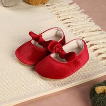 一双可爱毛绒百搭红色平底鞋，带蝴蝶结和搭扣，是新年和圣诞节的理想之选 - 紅色 - 查看 9