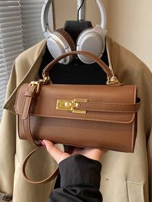 【双色宣言 | 轻奢通勤手提包套装】棕色和黑色双色 * 金色扣环锁链 | 展现现代都市旅行美学 精致的荔枝纹皮革散发着温暖的光泽，矩形轮廓再现了极简主义风格。 - 彩色 - 查看 4