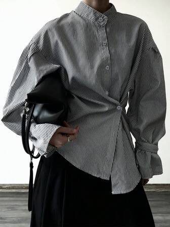 Camisa de manga larga a rayas de estilo casual para mujer, con cierre asimétrico de botones, cintura ceñida, cuello de solapa, tela de rayas tejida, cierre de botones delantero, elegante para la oficina, diario, aeropuerto, primavera/verano