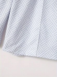 Conjunto informal de dos piezas para hombre compuesto por una camiseta de cuello redondo y manga corta y unos pantalones cortos con cordón. - Blanco - Ver 10