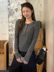 时尚半开领纽扣条纹长袖T恤，女士秋季新款百搭修身上衣 - 深灰色 - 查看 2